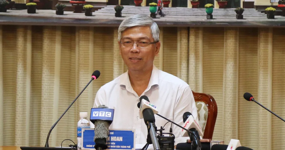 Rác chôn lấp dù hợp vệ sinh tốt kiểu gì vẫn phát sinh mùi ảnh 1