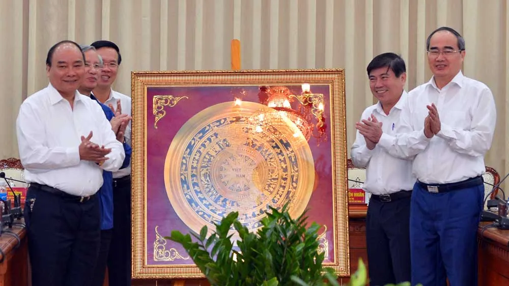 TPHCM nêu 13 kiến nghị với Bộ Chính trị, Chính phủ và Thủ tướng Chính phủ ảnh 4