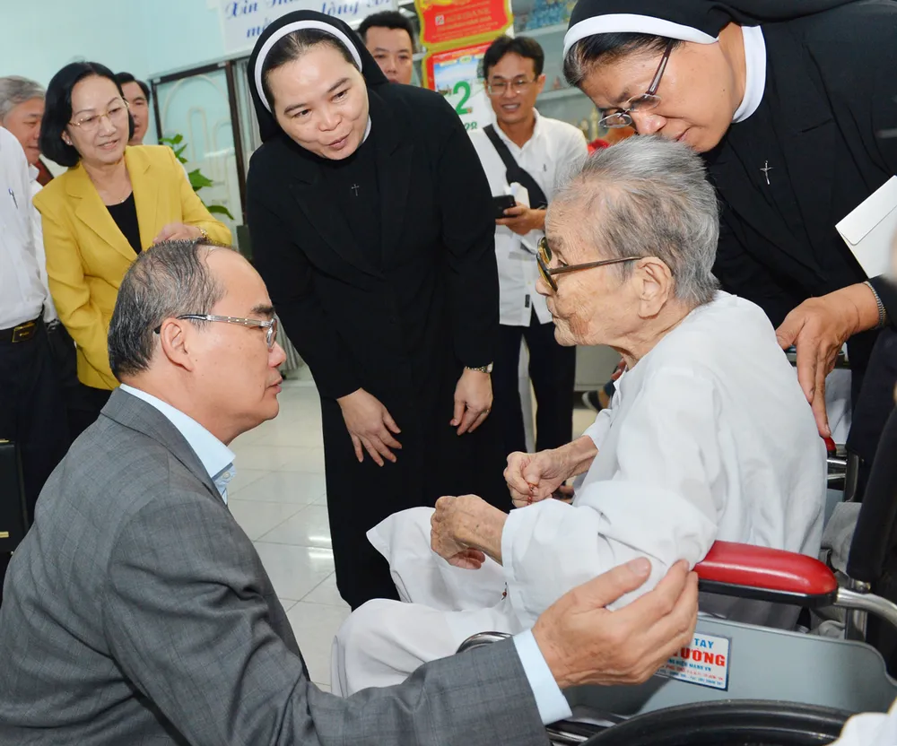 Bí thư Thành ủy TPHCM Nguyễn Thiện Nhân: Giữ nguyên những công trình văn hóa, lịch sử ảnh 5