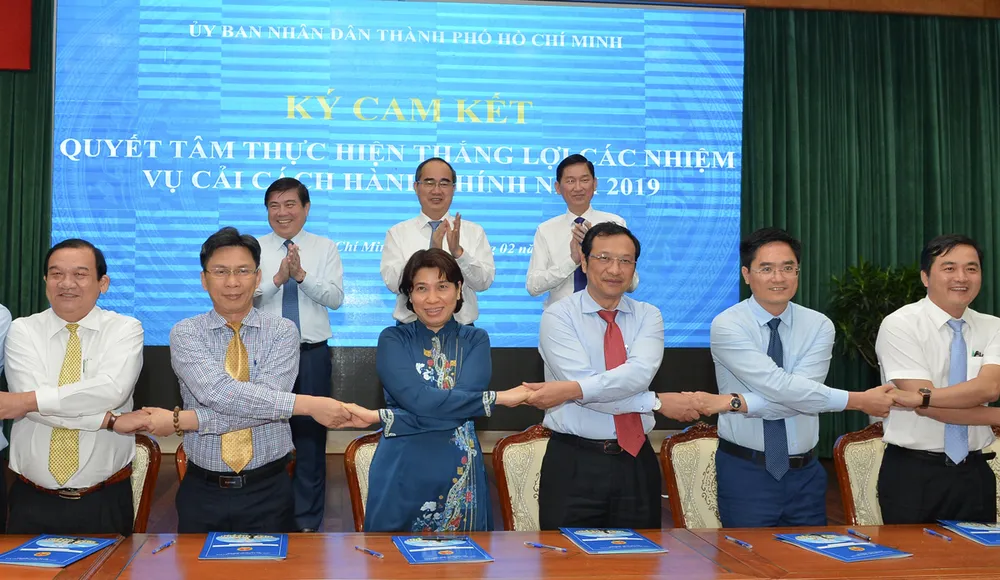 Bí thư Thành ủy TPHCM Nguyễn Thiện Nhân: Triệt để, đồng bộ và tăng tốc cải cách hành chính ảnh 9