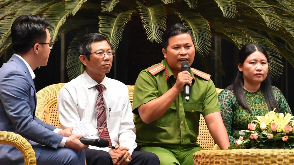 Bí thư Thành ủy TPHCM Nguyễn Thiện Nhân: Lấy sự hài lòng của người dân làm thước đo thi đua ảnh 2