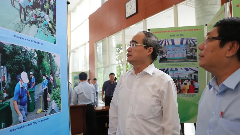 Bí thư Thành ủy TPHCM Nguyễn Thiện Nhân: Ghi hình người xả rác để phạt đã làm được chưa? ảnh 3