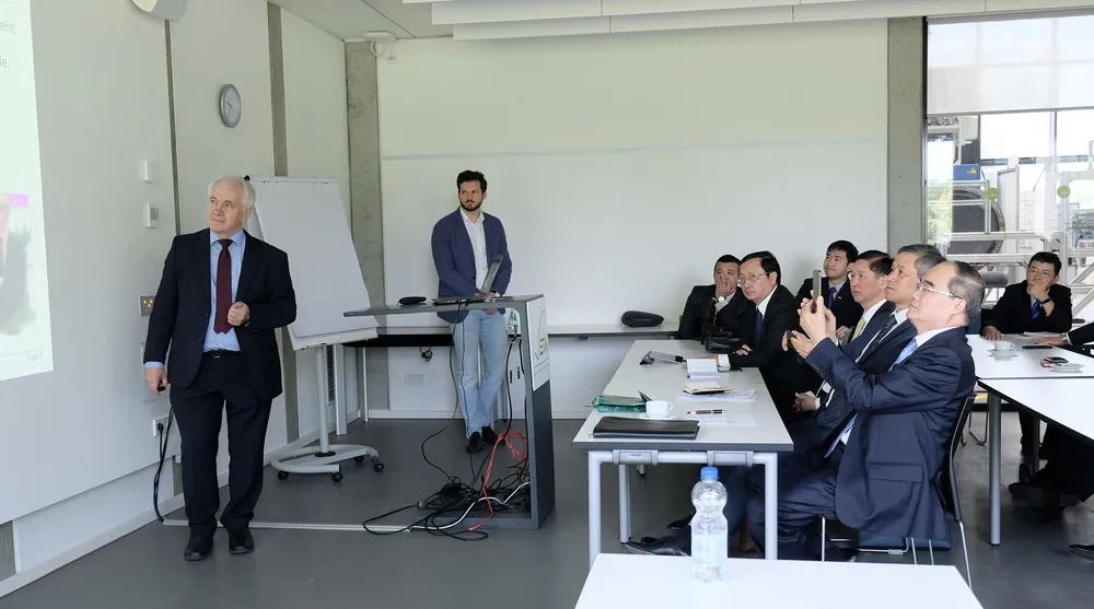 Bí thư Thành ủy TPHCM Nguyễn Thiện Nhân tìm hiểu thành phố tương lai của Đức ảnh 3