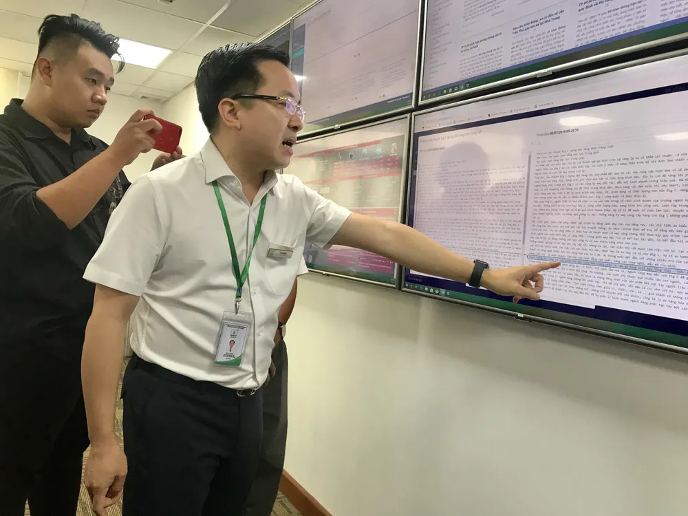 Trung tâm Báo chí TPHCM kiểm soát việc “sáng đăng, trưa gặp, chiều gỡ” ảnh 1