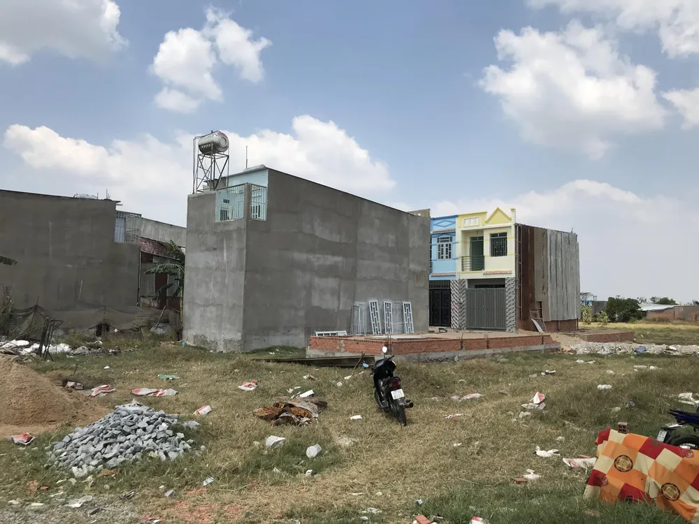 Chỉ thị Thành ủy TPHCM yêu cầu bố trí lại cán bộ ở nơi có nhiều vi phạm xây dựng ảnh 2