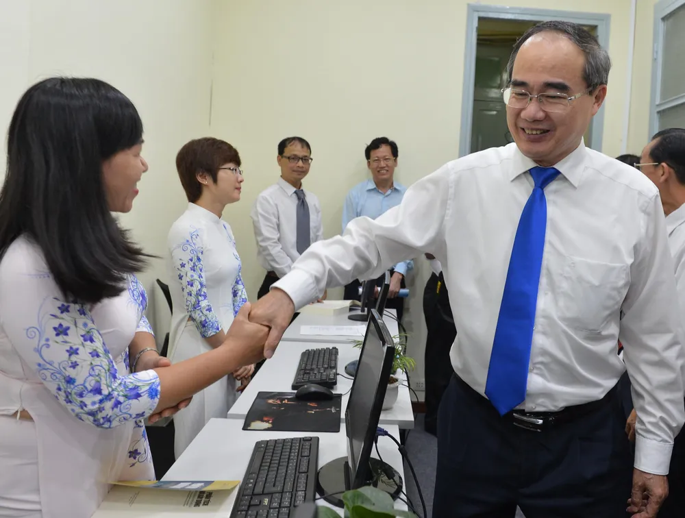 Bí thư Thành ủy TPHCM Nguyễn Thiện Nhân: Xây dựng đô thị thông minh để “đoàn tàu TPHCM” tăng tốc ảnh 4