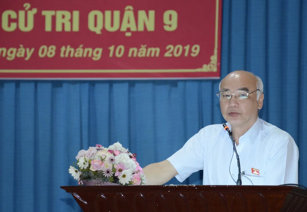 Cử tri đề nghị phạt roi đối với cán bộ tham nhũng ảnh 2