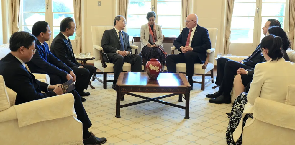 Toàn quyền Australia lái xe chở Bí thư Thành ủy TPHCM Nguyễn Thiện Nhân ảnh 3