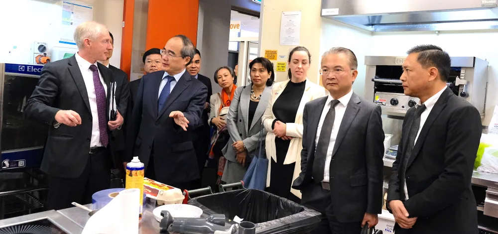 Bí thư Thành ủy Nguyễn Thiện Nhân hội kiến Thủ tướng Australia Scott Morrison ảnh 7