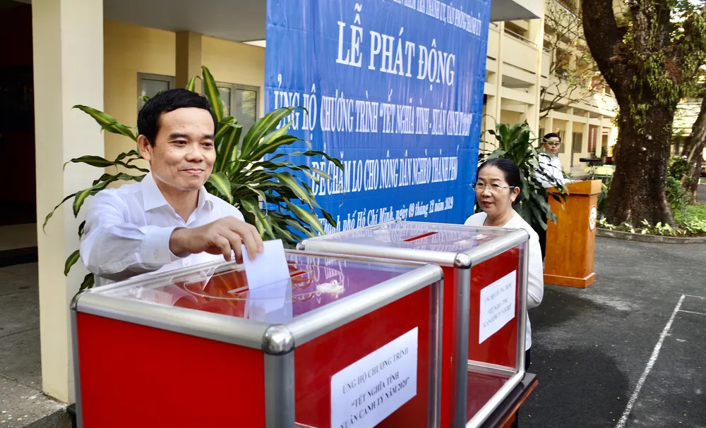 Đồng chí Trần Lưu Quang, Ủy viên Trung ương Đảng, Phó Bí thư Thường trực Thành ủy, đóng góp chương trình. Ảnh: KIỀU PHONG