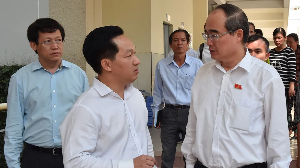 Cử tri huyện Nhà Bè nêu bức xúc về nhà, đất với Bí thư Thành ủy TPHCM Nguyễn Thiện Nhân ảnh 2