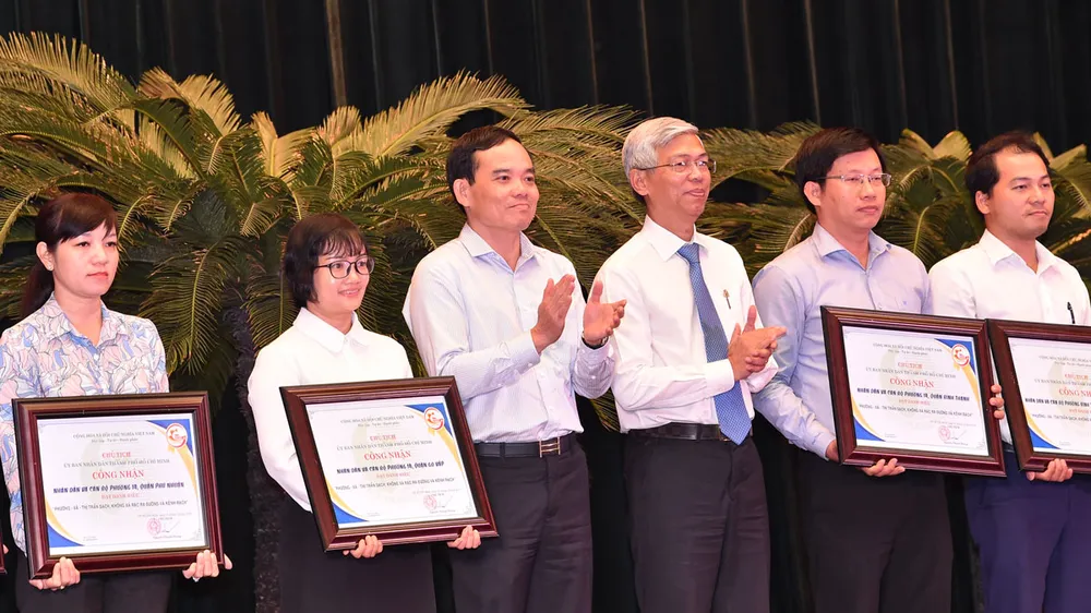 Nghiên cứu phạt lao động công ích người xả rác bừa bãi ảnh 2