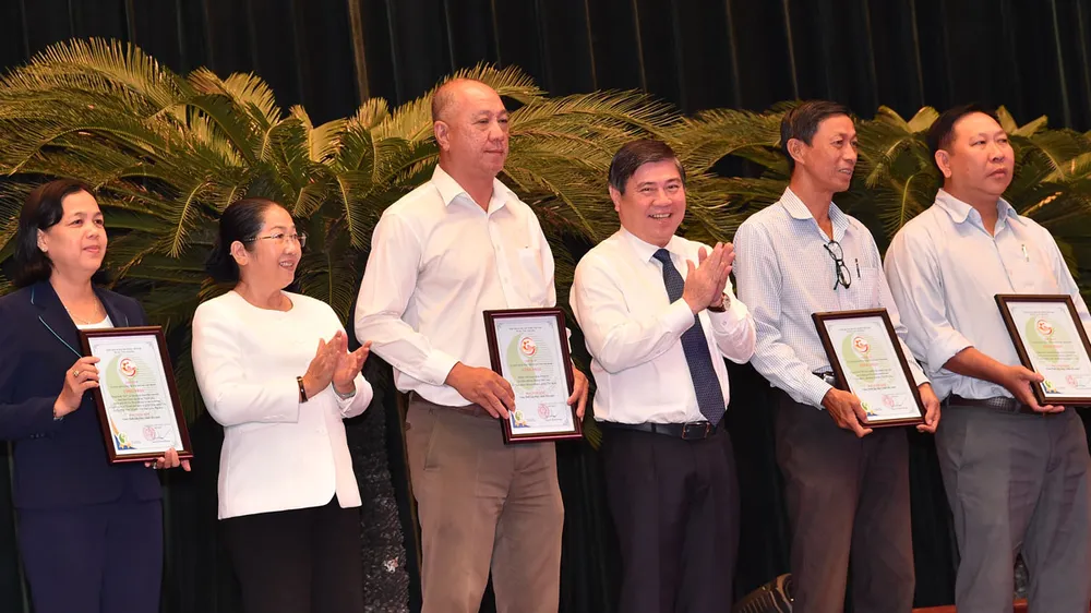 Nghiên cứu phạt lao động công ích người xả rác bừa bãi ảnh 1