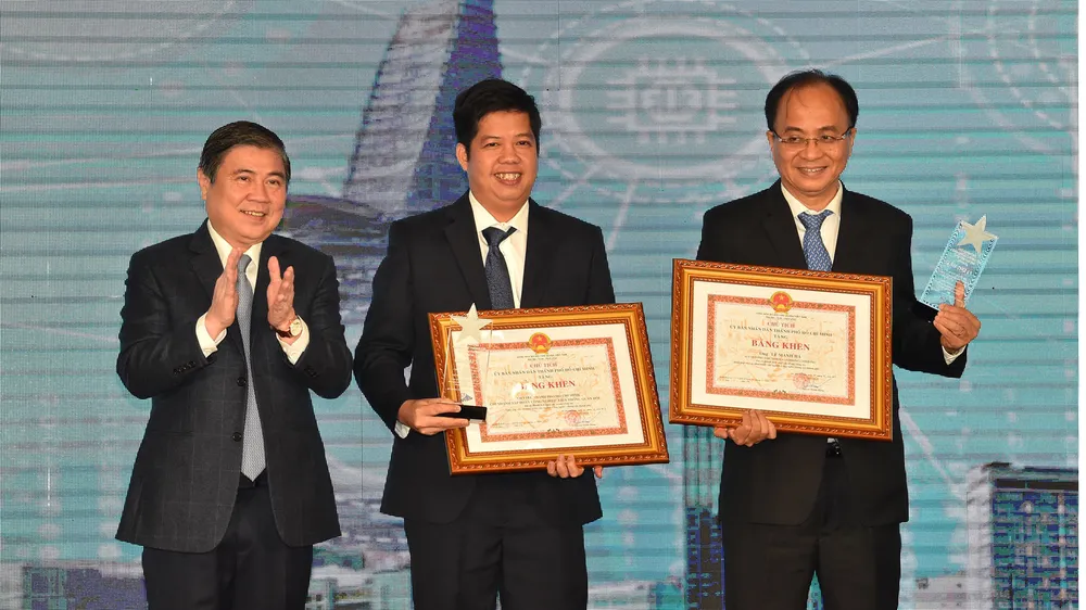 Bí thư Thành ủy TPHCM Nguyễn Thiện Nhân: Đưa công nghệ thông tin - truyền thông thành ngành chủ lực ảnh 5