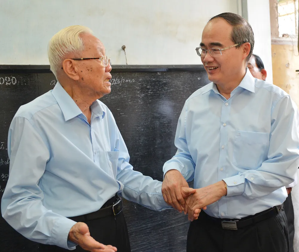 Bí thư Thành ủy TPHCM Nguyễn Thiện Nhân thăm, chúc Tết gia đình chính sách ảnh 2