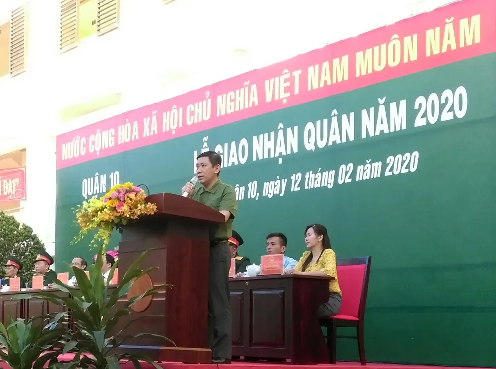 Thanh niên TPHCM tự hào lên đường nhập ngũ ảnh 5