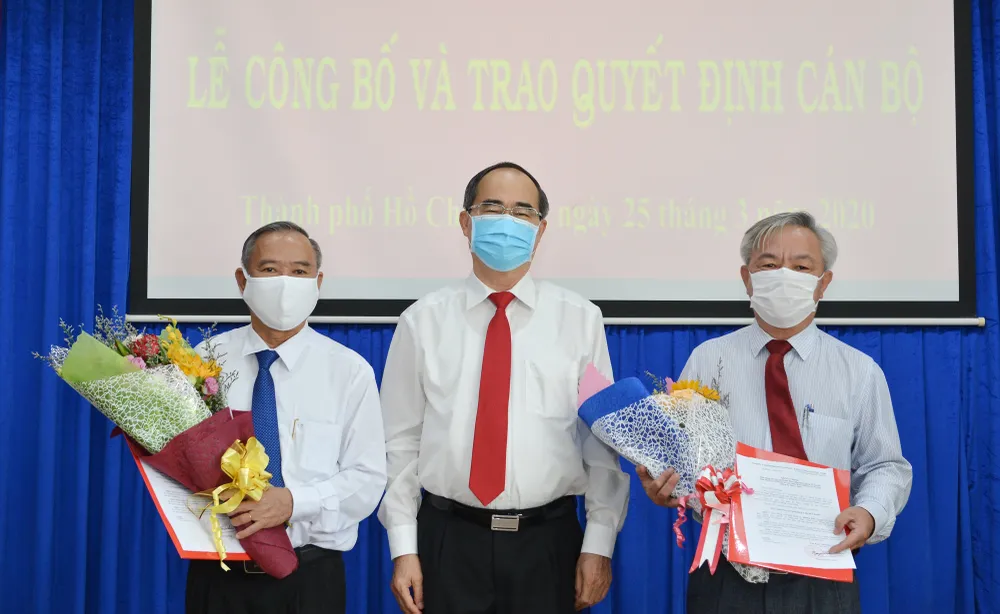 Bí thư Thành ủy TPHCM Nguyễn Thiện Nhân trao quyết định nhân sự tại Nhà Bè ảnh 2