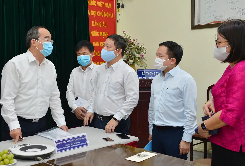 Xây dựng quy tắc thích ứng với nguy cơ lây nhiễm nhưng không có dịch ảnh 4