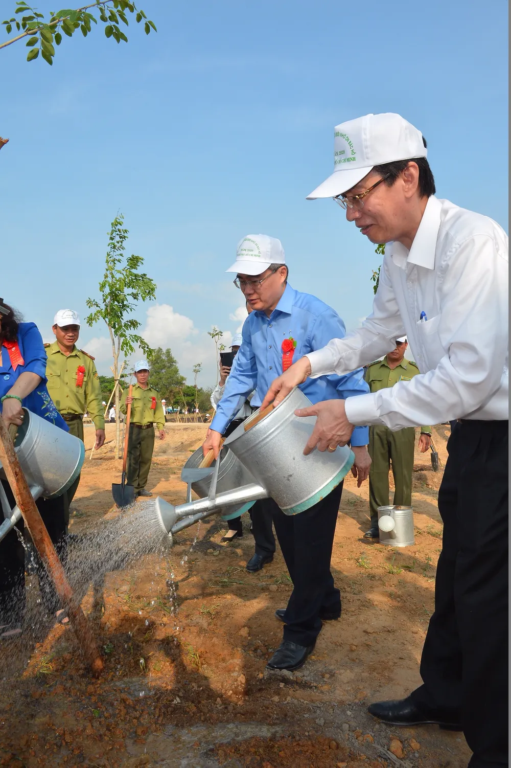 “Tết trồng cây đời đời nhớ ơn Bác Hồ”, tổng vệ sinh môi trường và phát triển mảng xanh  ảnh 3