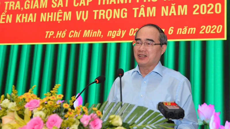 Bí thư Thành ủy TPHCM Nguyễn Thiện Nhân phát biểu tại hội nghị. Ảnh: VIỆT DŨNG