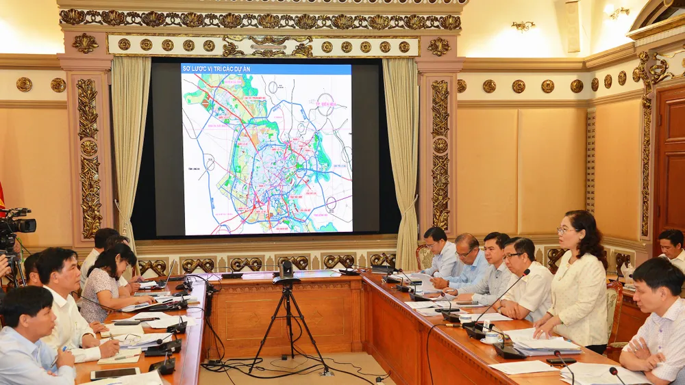 Đồng chí Nguyễn Thị Lệ, Phó Bí thư Thành ủy, Chủ tịch HĐND TPHCM phát biểu tại buổi giám sát. Ảnh: VIỆT DŨNG