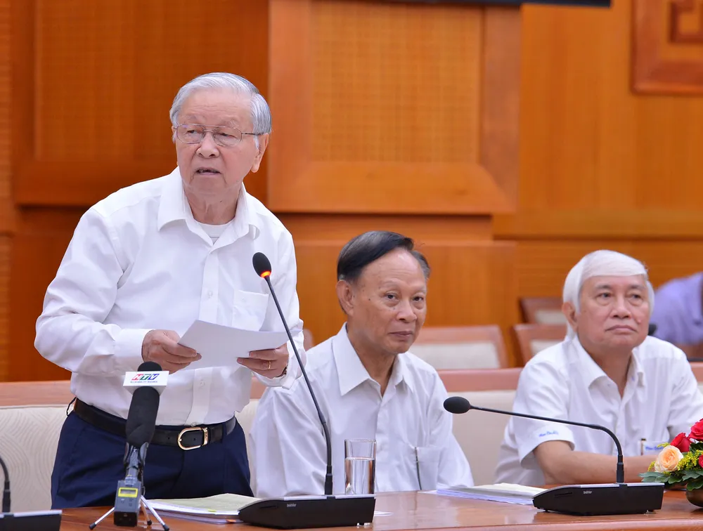 Cán bộ cao cấp nghỉ hưu trên địa bàn TPHCM góp ý văn kiện Đại hội Đảng ảnh 2