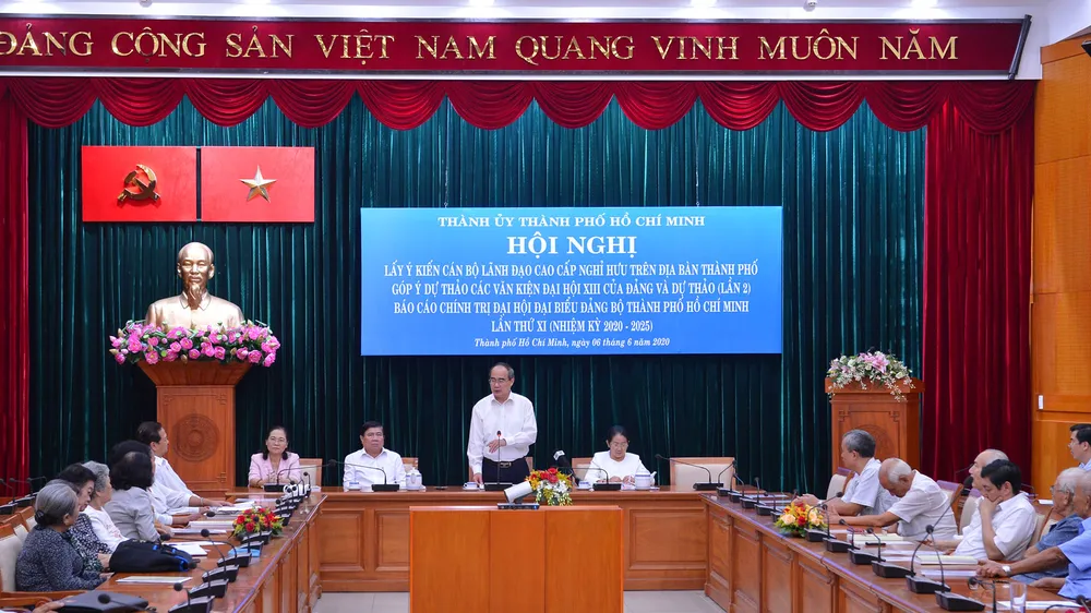 Bí thư Thành ủy TPHCM Nguyễn Thiện Nhân phát biểu tại Hội nghị. Ảnh: VIỆT DŨNG