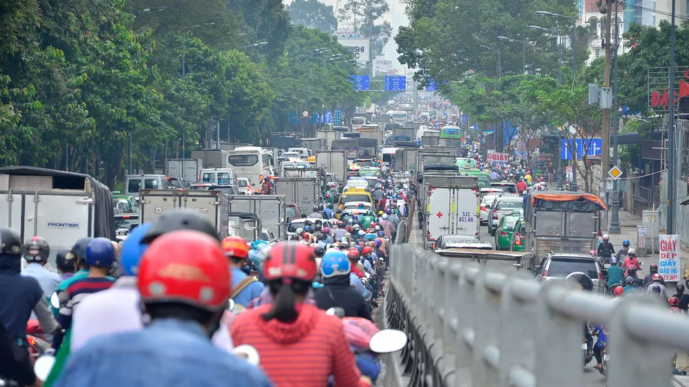 Đề xuất thu phí ôtô vào trong trung tâm TPHCM trong giai đoạn 2021-2025 ảnh 2