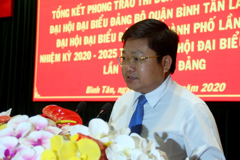 Hoa nở rộ trên tuyến “đường rác” Bờ Sông ảnh 2