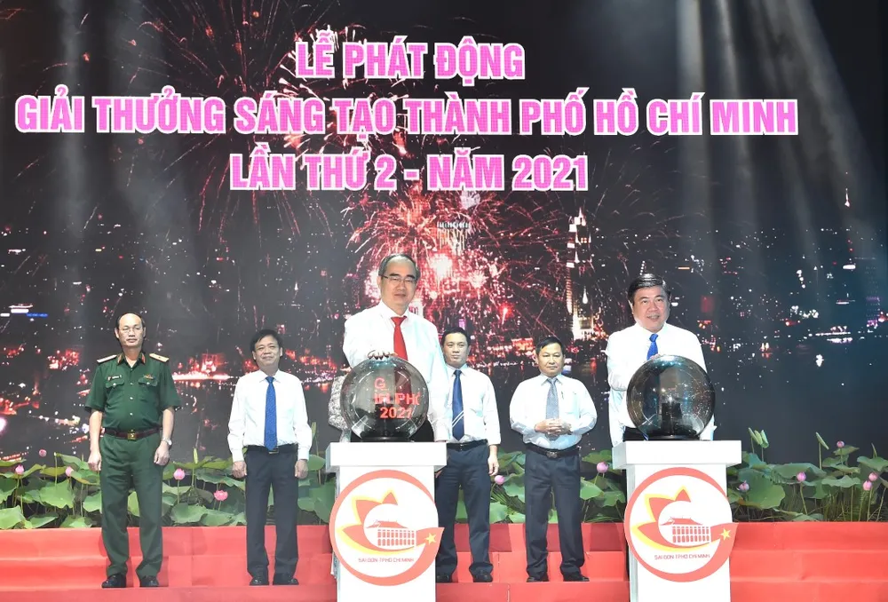 Bí thư Thành ủy TPHCM Nguyễn Thiện Nhân: Định hướng đúng, dù khó khăn người dân vẫn hưởng ứng ảnh 3