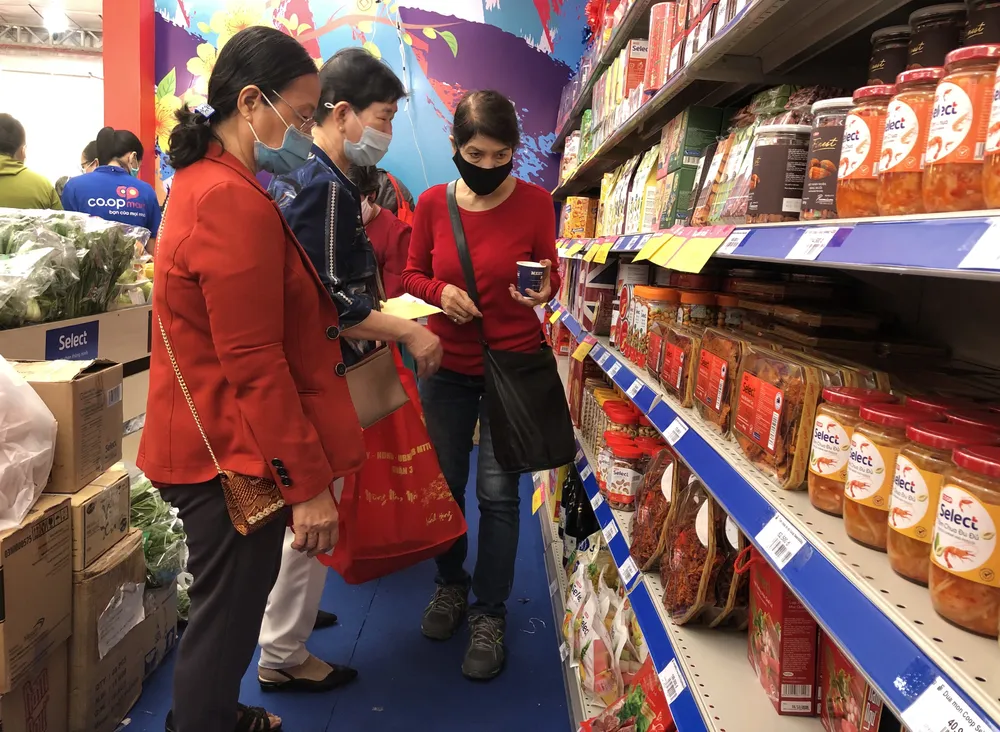 Tặng hơn 3.600 phiếu mua hàng tết cho gia đình chính sách, người nghèo ở quận 3 ảnh 4