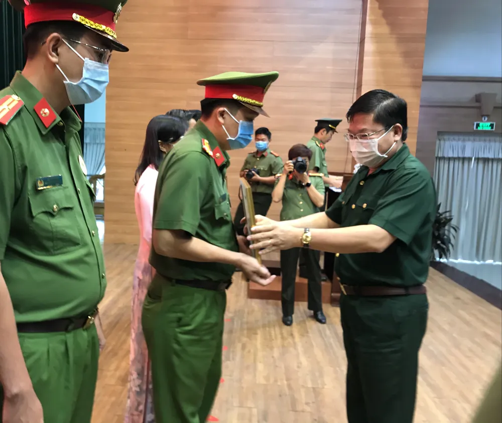 Xây dựng hình ảnh đẹp cảnh sát khu vực, đảm bảo an toàn cho người dân ảnh 1