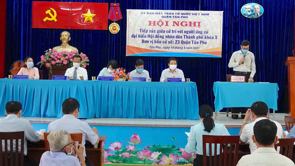 Các ứng cử viên ĐB HĐND TPHCM khóa X tại đơn vị bầu cử số 23 tiếp xúc cử tri