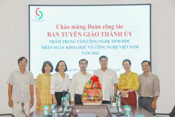 Lãnh đạo Ban Tuyên giáo Thành ủy TPHCM thăm, chúc mừng các đơn vị khoa học, công nghệ ảnh 2