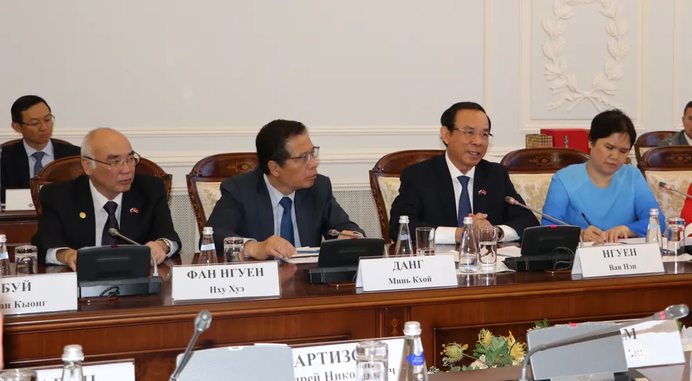 Bí thư Thành ủy TPHCM Nguyễn Văn Nên phát biểu tại buổi chào xã giao. Ảnh: KIỀU PHONG