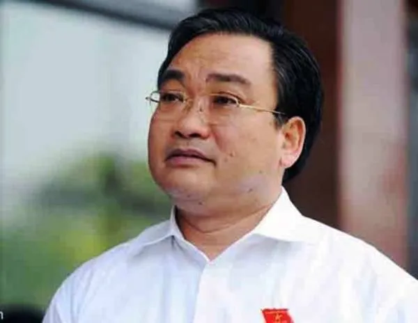 Bí thư Thành ủy Hà Nội Hoàng Trung Hải trả lời báo chí