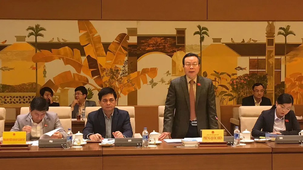 Phó Chủ tịch Quốc hội, Phùng Quốc Hiển, Trưởng đoàn giám sát chủ trì buổi làm việc