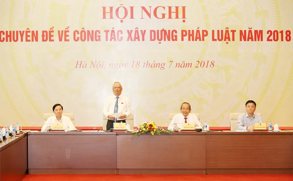 Xây dựng pháp luật vẫn còn tình trạng "nửa đường đổi ý"  ​ ảnh 1
