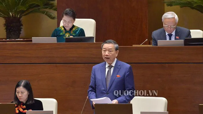 Bộ trưởng Bộ Công an Tô Lâm – đại diện cơ quan soạn thảo - kiên trì đề nghị thông qua Luật Thi hành án hình sự sửa đổi tại 2 kỳ họp 