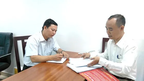 Bộ Tư pháp không đủ thẩm quyền "tuýt còi" văn bản cấm ghi âm, ghi hình khi tiếp dân  ​  ​ ảnh 1