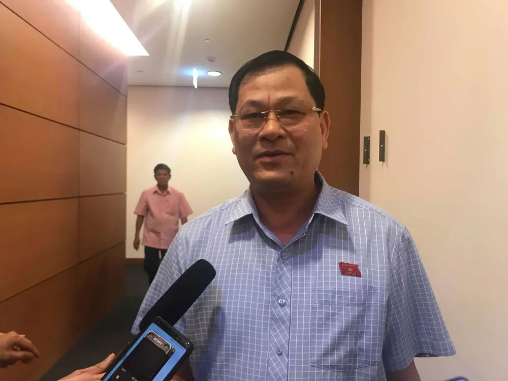 ĐBQH Nguyễn Hữu Cầu, Giám đốc Công an Nghệ An: “Là tôi, tôi sẽ khởi tố ông Nguyễn Hữu Linh ngay” ảnh 1