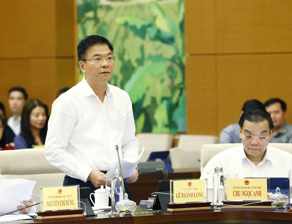 ĐB đề nghị “chủ tịch tỉnh đi xe máy, giám đốc sở ngành đi xe đạp, bộ trưởng đi xe buýt” ảnh 1