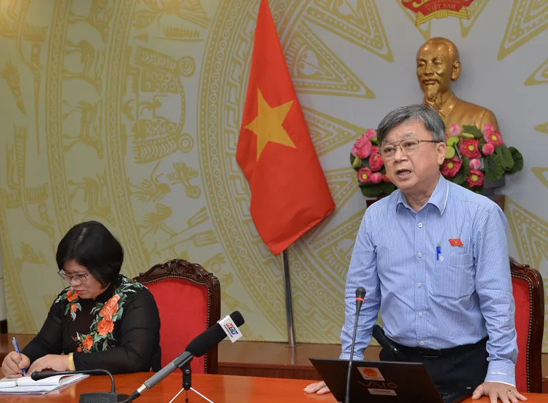 ĐB Trương Trọng Nghĩa cho rằng "Nếu không chuẩn bị kỹ càng, rất có thể tiệc thì người khác ăn, mà nợ thì chúng ta gánh". Ảnh: VIỆT DŨNG