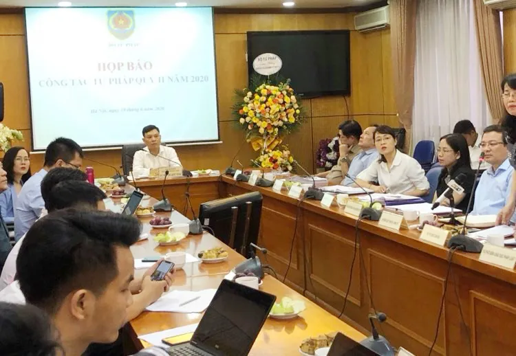 Quang cảnh buổi họp báo