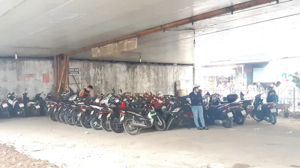  Nhiều ý kiến đề nghị cân nhắc việc sử dụng tạm thời gầm cầu cạn để trông, giữ phương tiện giao thông tham gia giao thông đường bộ 