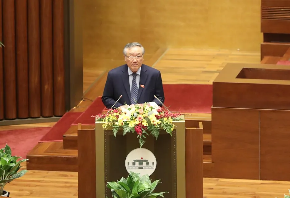 Chánh án Tòa án nhân dân tối cao Nguyễn Hoà Bình trình bày Báo cáo công tác của các tòa án trong nhiệm kỳ Quốc hội khóa XIV. Ảnh: QUANG PHÚC