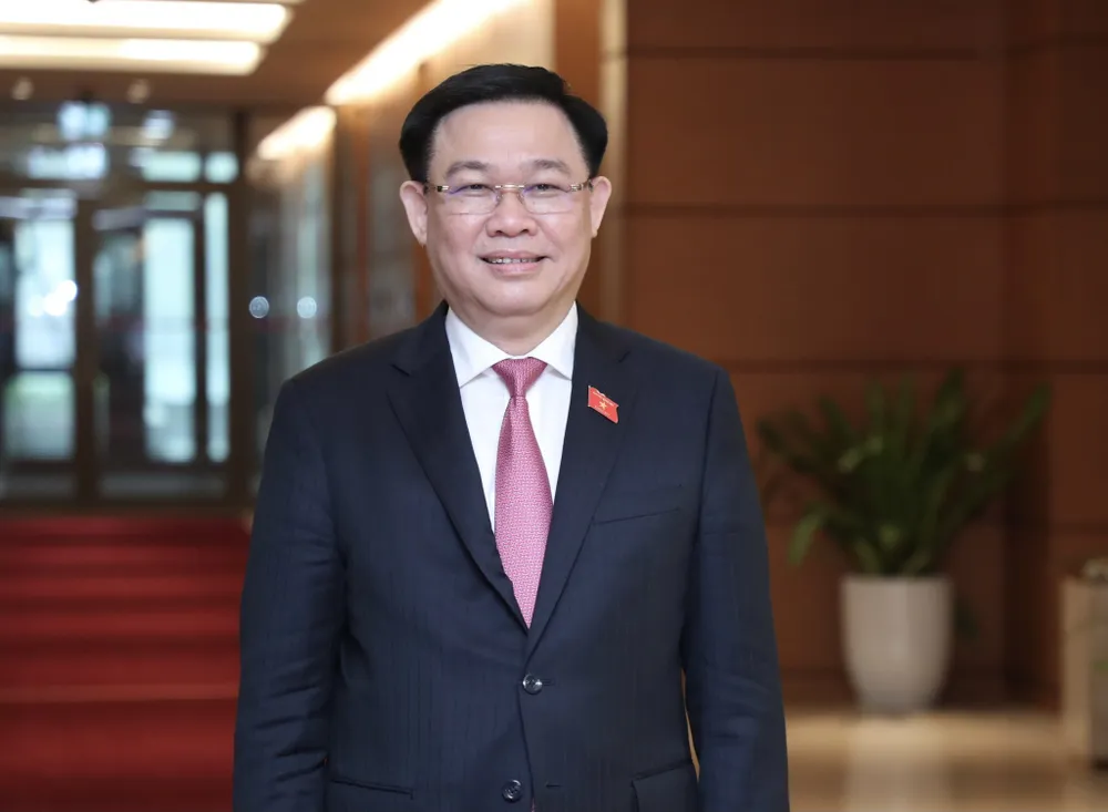 Lãnh đạo Chính phủ sau kiện toàn: Trẻ nhất là Bộ trưởng Bộ Xây dựng, 45 tuổi  ảnh 1