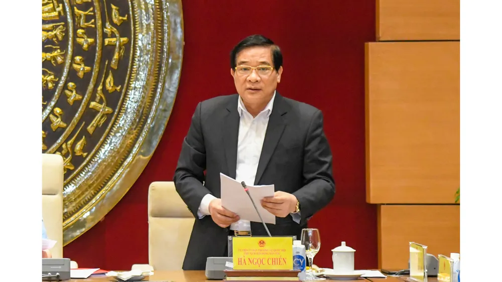 Chủ tịch Quốc hội Vương Đình Huệ làm việc với Hội đồng Dân tộc ảnh 1