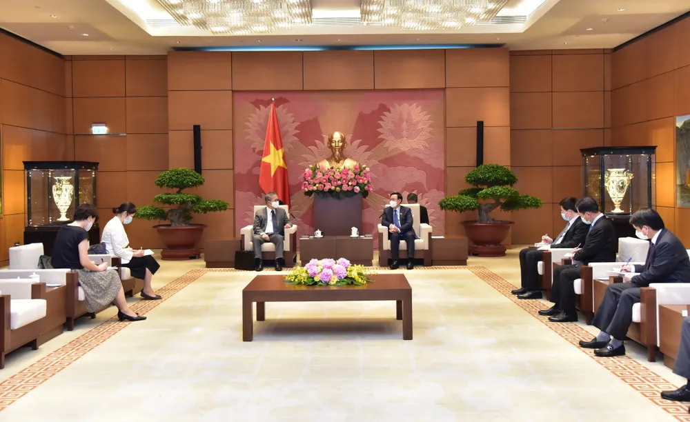 Chủ tịch Quốc hội Vương Đình Huệ tiếp Đại sứ Campuchia Chay Navuth, Đại sứ Nhật Bản Yamada Takio ảnh 2