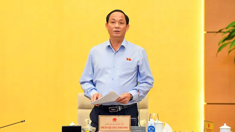 Phó Chủ tịch Quốc hội Trần Quang Phương điều hành phiên họp